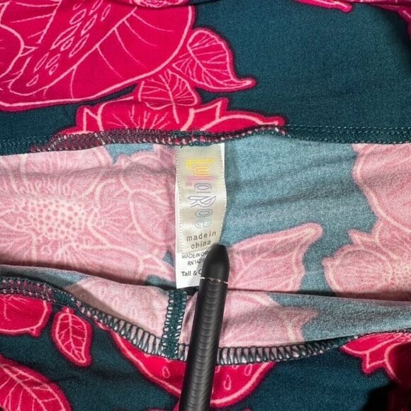 LuLaRoe Bright Strawberry Tall & Curvy Leggings TC Unicorn LLR Super Cute - Picture 3 of 6